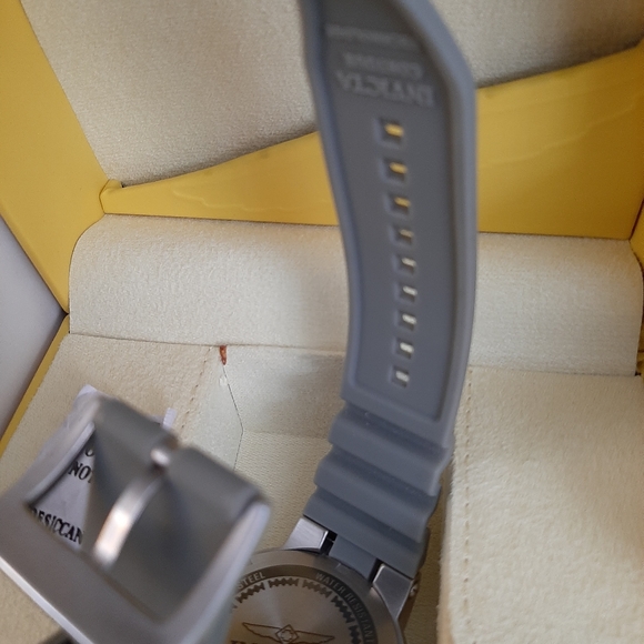 💯%GENUINE INVICTA WATCH MODEL #23357 Watches